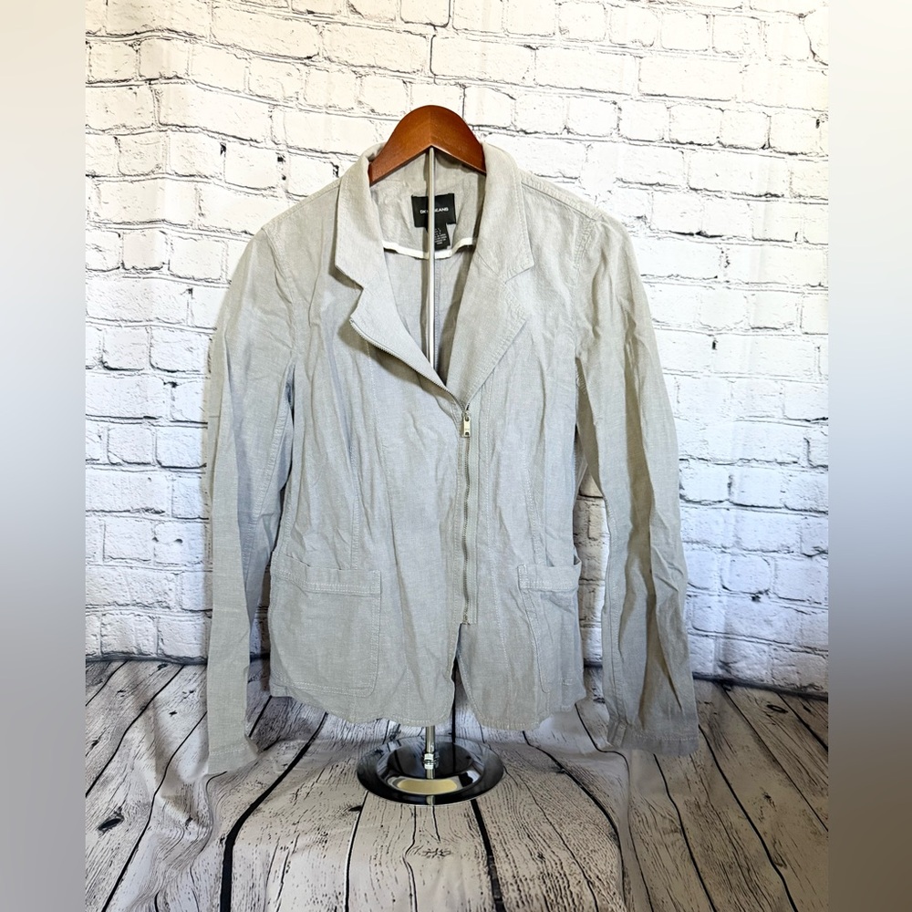 DKNY. Gray zip jacket. Size L